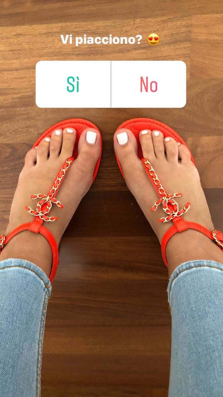 Laura Cremaschi Feet